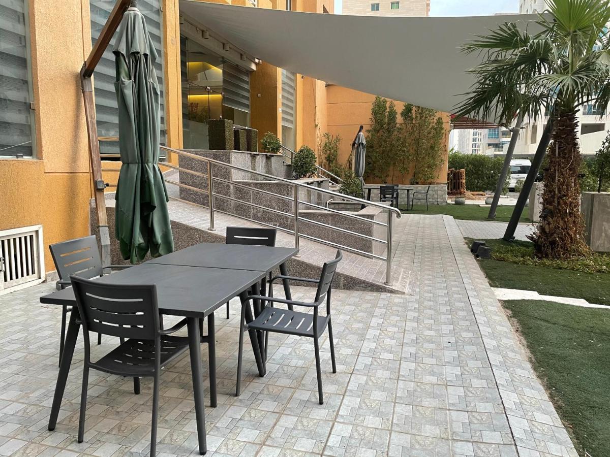 Wahaj Boulevard Hotel Apartmentوهج بوليفارد للشقق الفندقية Kuwait City Exterior photo